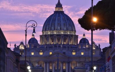 La patética cobertura periodística internacional y en especial la española, donde el Cónclave nos brindó tertulianos y noteras de cuarta, convertidos en vaticanistas